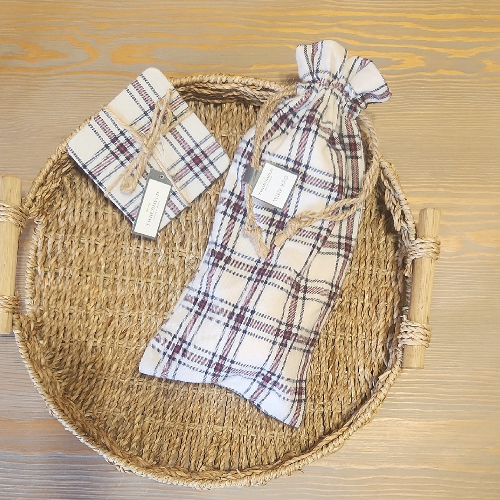 THRESHOLD wine  bag wirh coasters set.